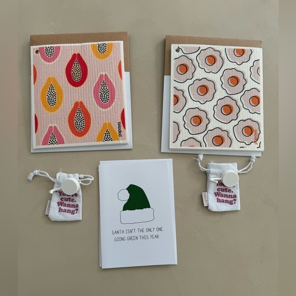Papaya NWT reusable dish clothes/paper towels 4 sheets , 2 hooks, I Xmas card - Picture 2 of 4
